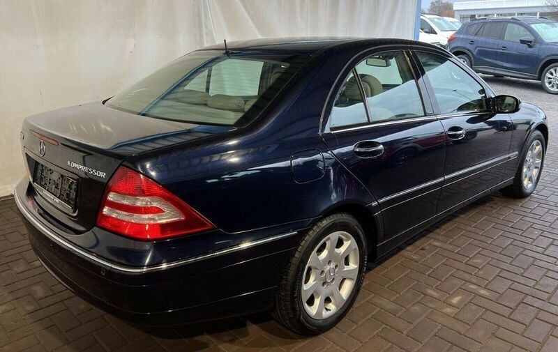 Gebraucht Mercedes C180 143 PS (105 kW) 2005 Blau Limousine