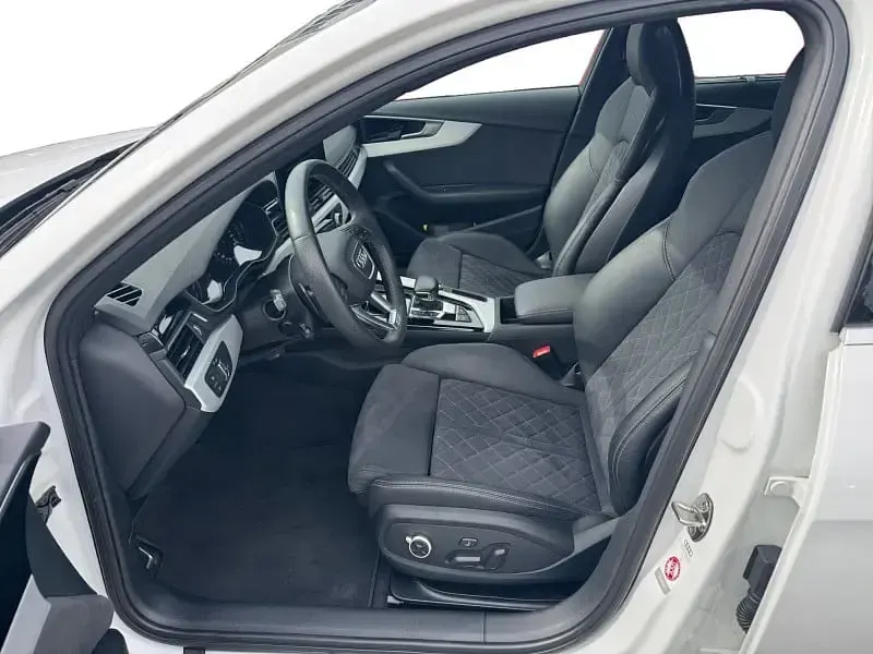 Gebraucht Audi A4 S-Line 204 PS (150 kW) 2023 Ibisweiß Kombi