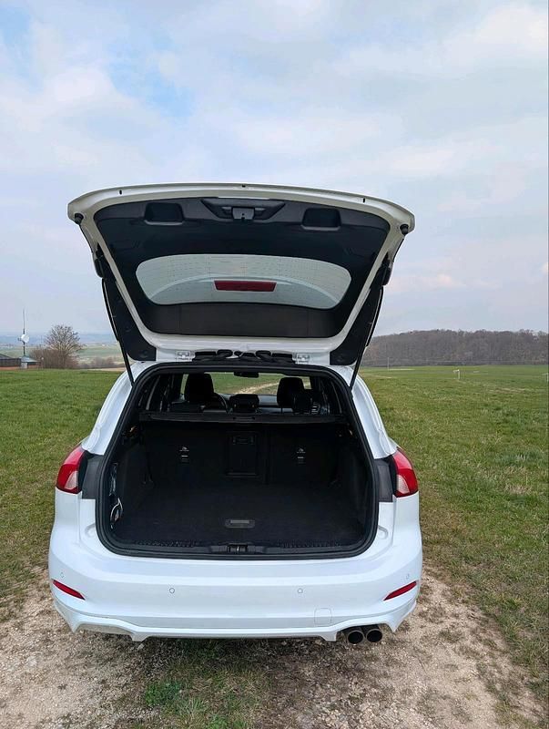 Gebraucht Ford Focus ST-Line 150 PS (110 kW) 2018 Weiß Limousine