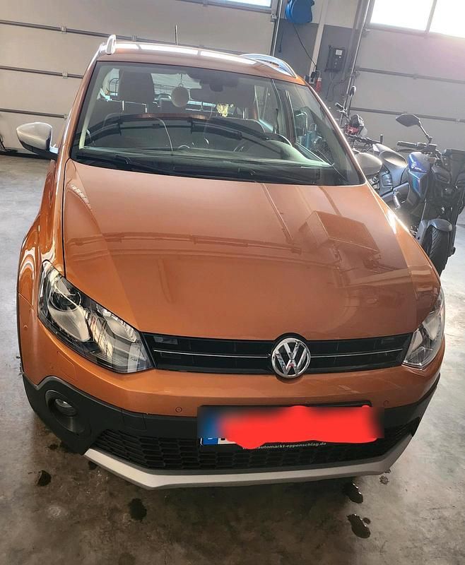 Orange Gebraucht 2016 VW Polo Cross Kleinwagen | 12.500 € (Fairer Preis) - Bild 1/4
