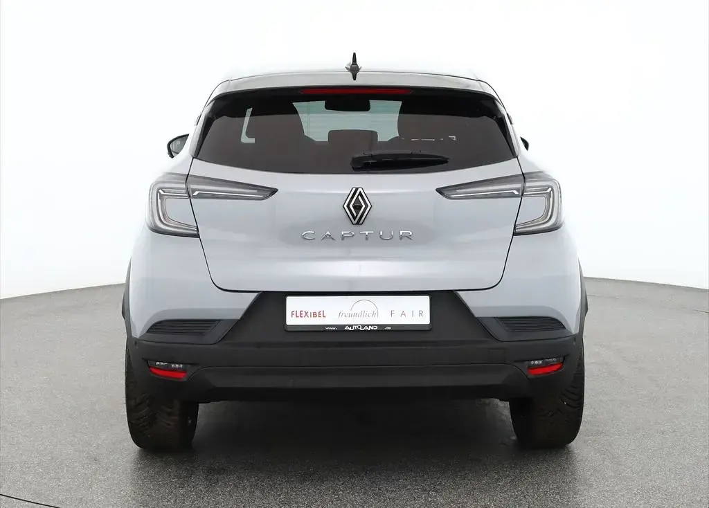 Neu Renault Captur 91 PS (66 kW) 2026 Grau SUV
