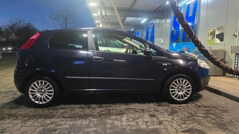 Gebraucht Fiat Punto Active 65 PS (47 kW) 2009 Blau Limousine