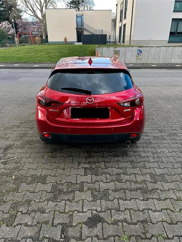 Gebraucht Mazda 3 105 PS (77 kW) 2016 Rot Limousine