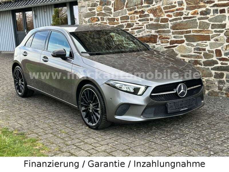 Grau Gebraucht 2020 Mercedes A250 Progressive Limousine | 22.490 € (Fairer Preis) - Bild 1/2