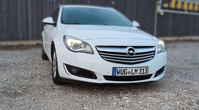 Gebraucht Opel Insignia Edition 163 PS (119 kW) 2014 Weiß Kombi