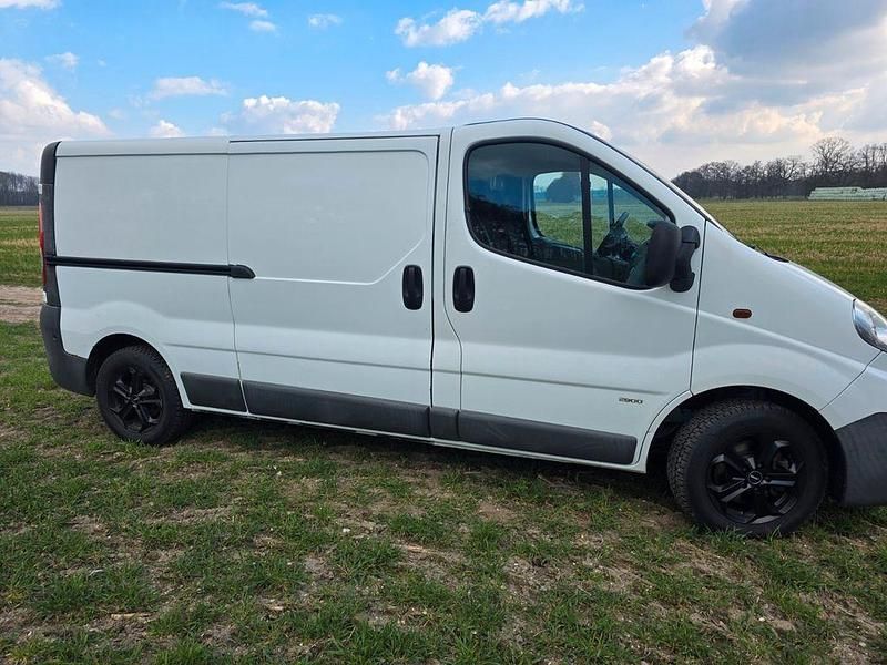 Gebraucht Opel Vivaro 90 PS (66 kW) 2010 Weiß Van / Kleinbus