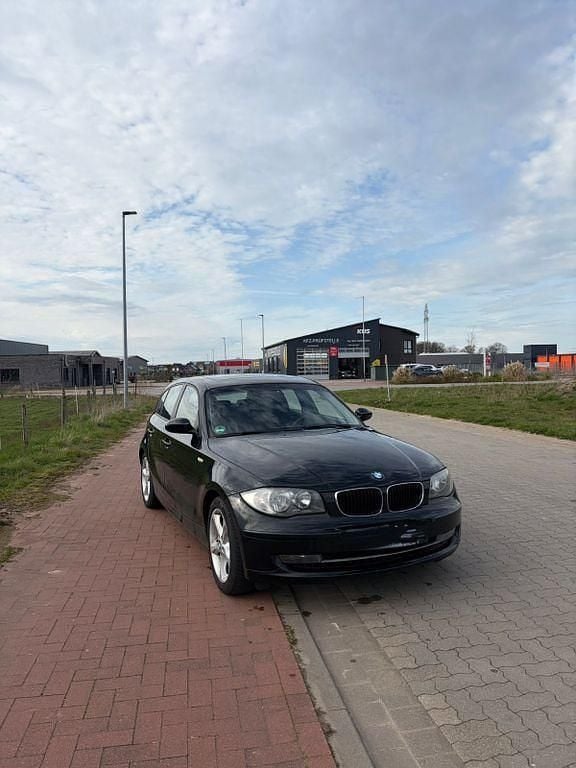 Gebraucht BMW 118 143 PS (105 kW) 2007 Schwarz Kleinwagen