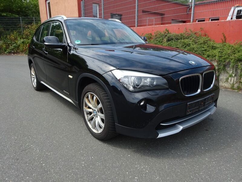 Schwarz Gebraucht 2010 BMW X1 xLine SUV | 6.800 € (Superpreis) - Bild 1/4
