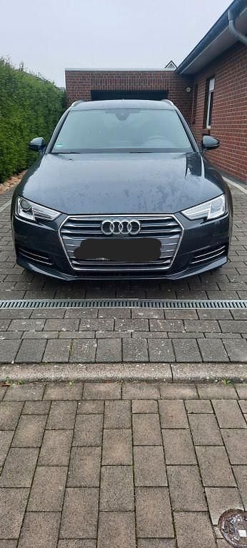 Grau Gebraucht 2017 Audi A4 Sport Kombi | 18.500 € (Fairer Preis) - Bild 1/4