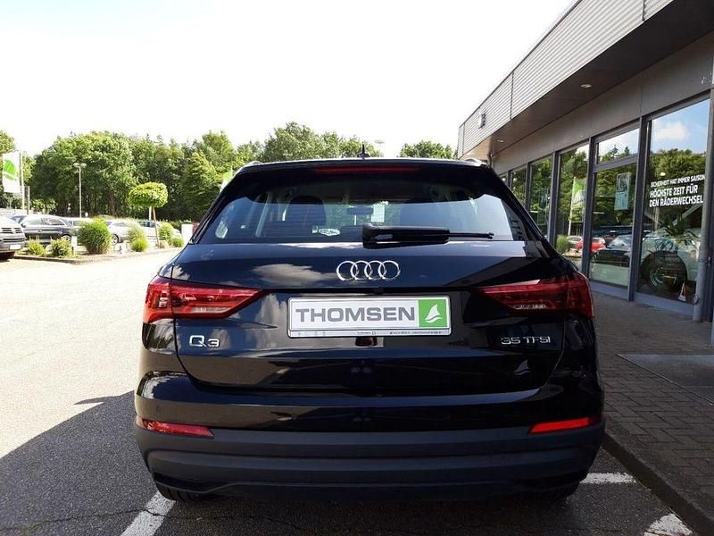 Gebraucht Audi Q3 Ambiente 150 PS (110 kW) 2022 Schwarz SUV