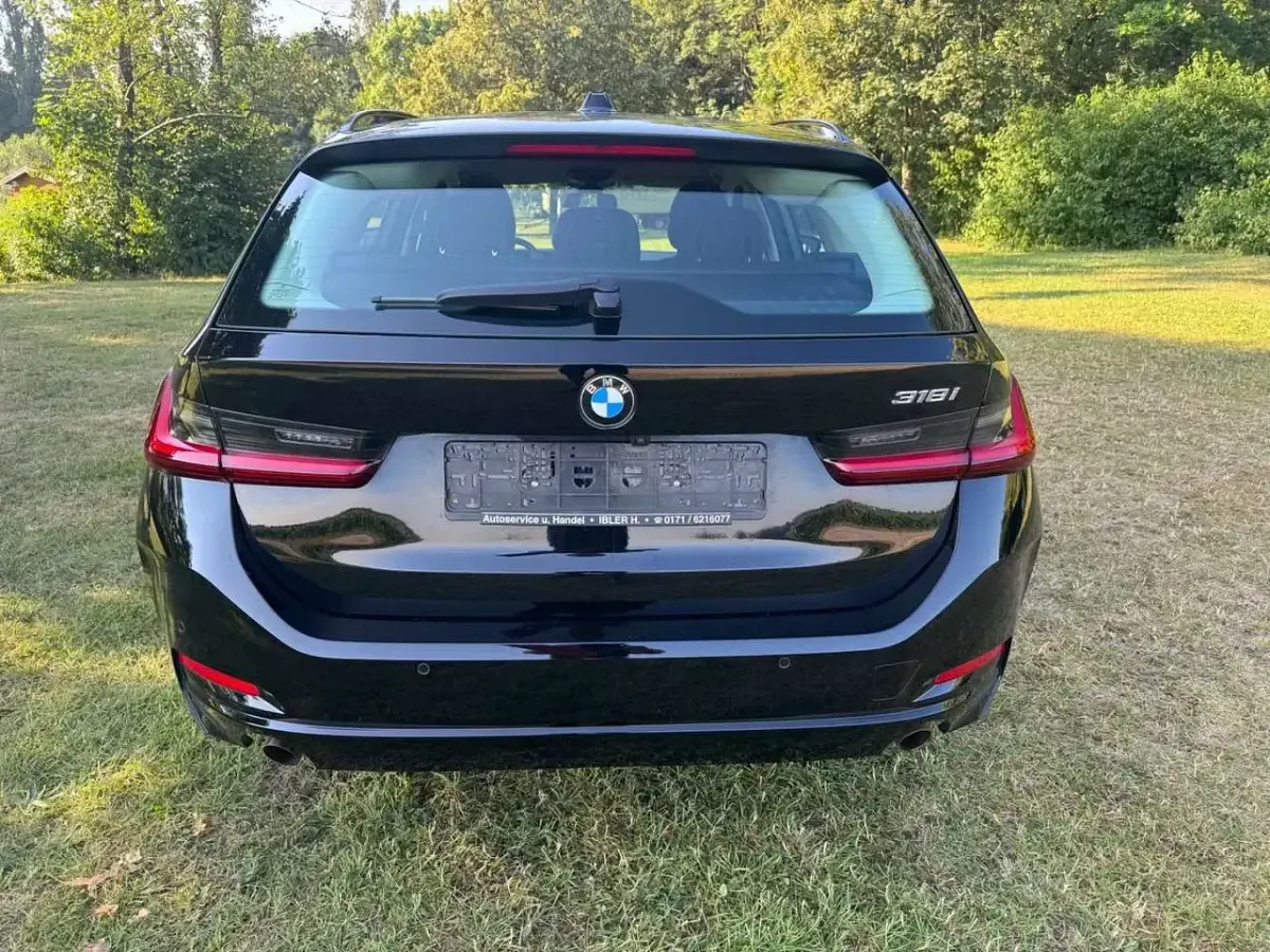 Gebraucht BMW 318 156 PS (114 kW) 2025 Schwarz ii/bonnet fluid black Kombi