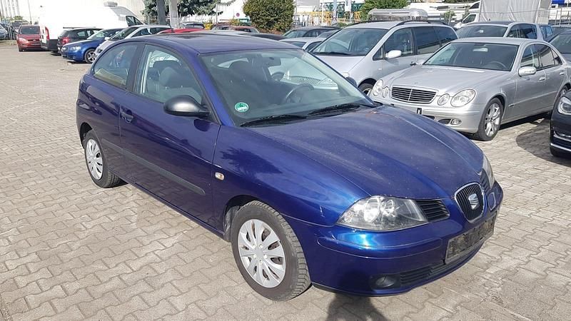 Blau Gebraucht 2005 Seat Ibiza Kleinwagen | 999 € (Guter Preis) - Bild 1/4