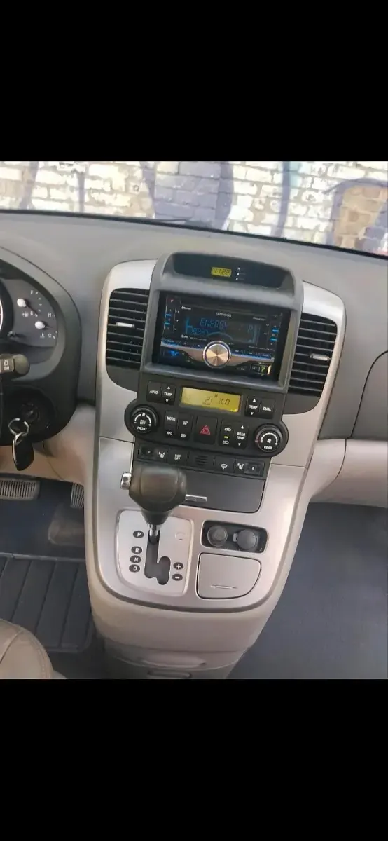 Gebraucht Kia Carnival 185 PS (136 kW) 2009 Schwarz Van / Kleinbus