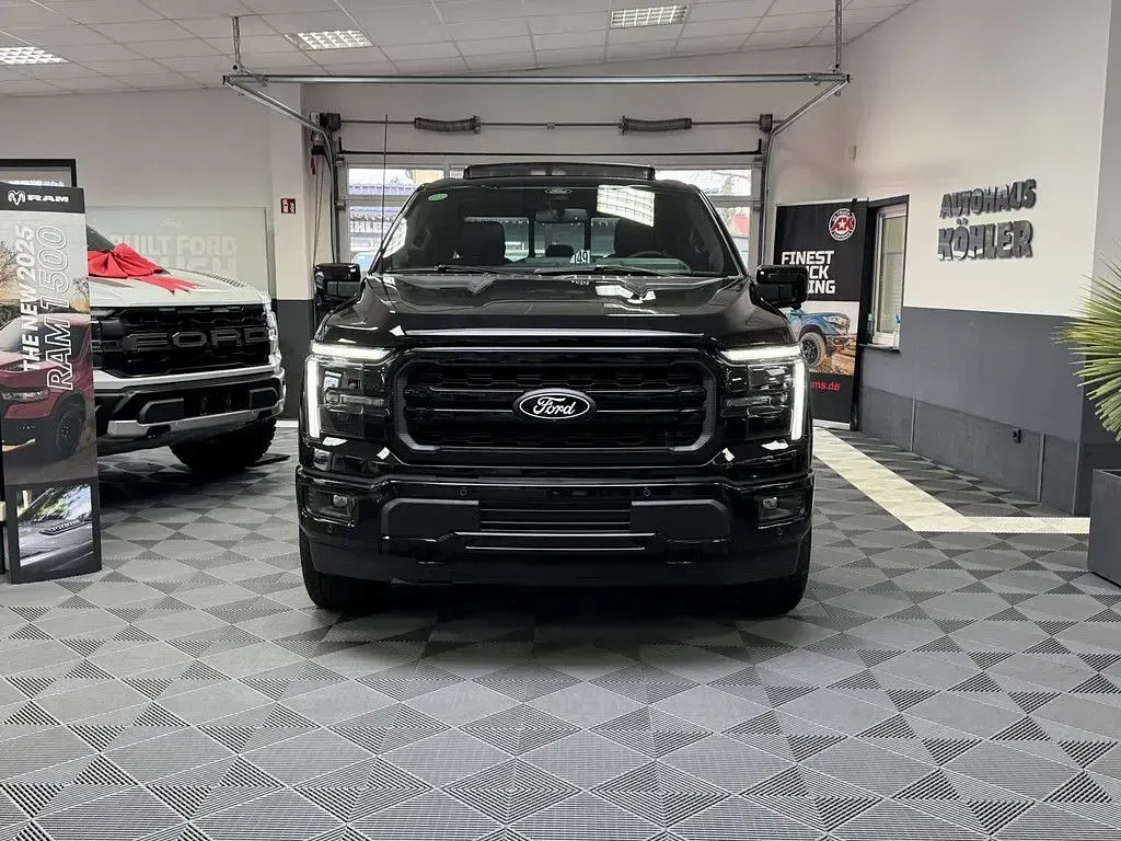 Neu Ford V8 Lariat 405 PS (297 kW) 2026 Schwarz SUV