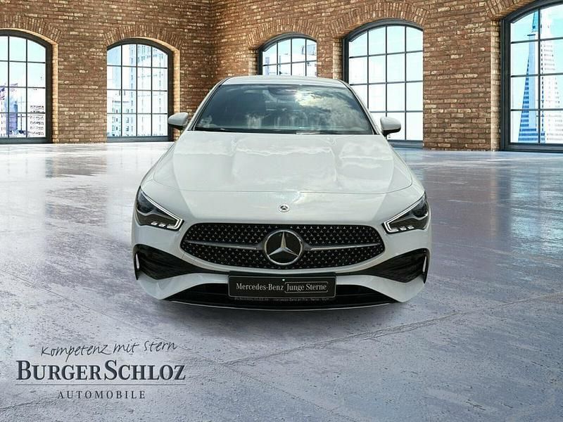 Gebraucht Mercedes CLA200 AMG 163 PS (119 kW) 2024 Unilack polarweiß Coupé