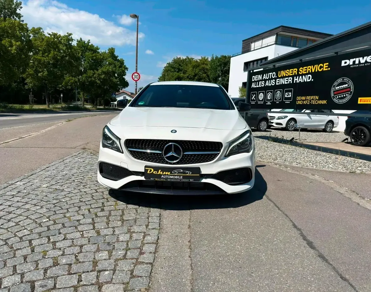 Gebraucht Mercedes CLA200 Shooting Brake 136 PS (100 kW) 2016 Weiß Kombi