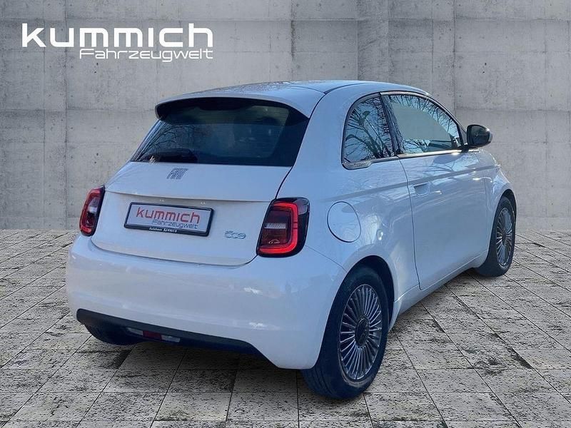 Gebraucht Fiat 500e Icon 86 kW (118 PS) 2023 Weiß Limousine