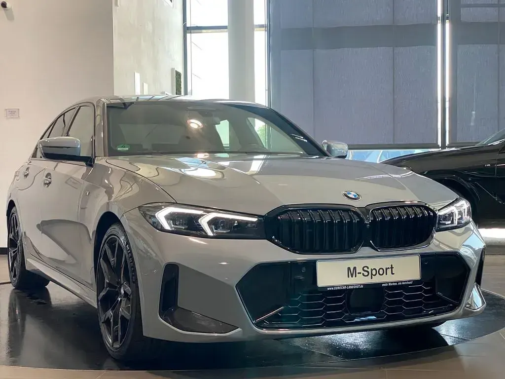 Gebraucht BMW 330 M Sport 286 PS (210 kW) 2025 Grau Limousine
