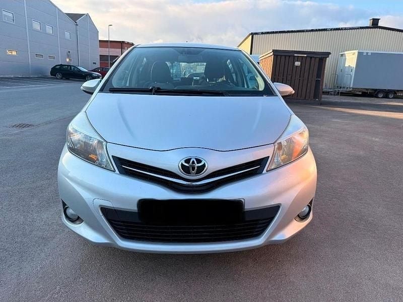 Usado Toyota Yaris Executive 99 HP (72 kW) 2012 Citadino