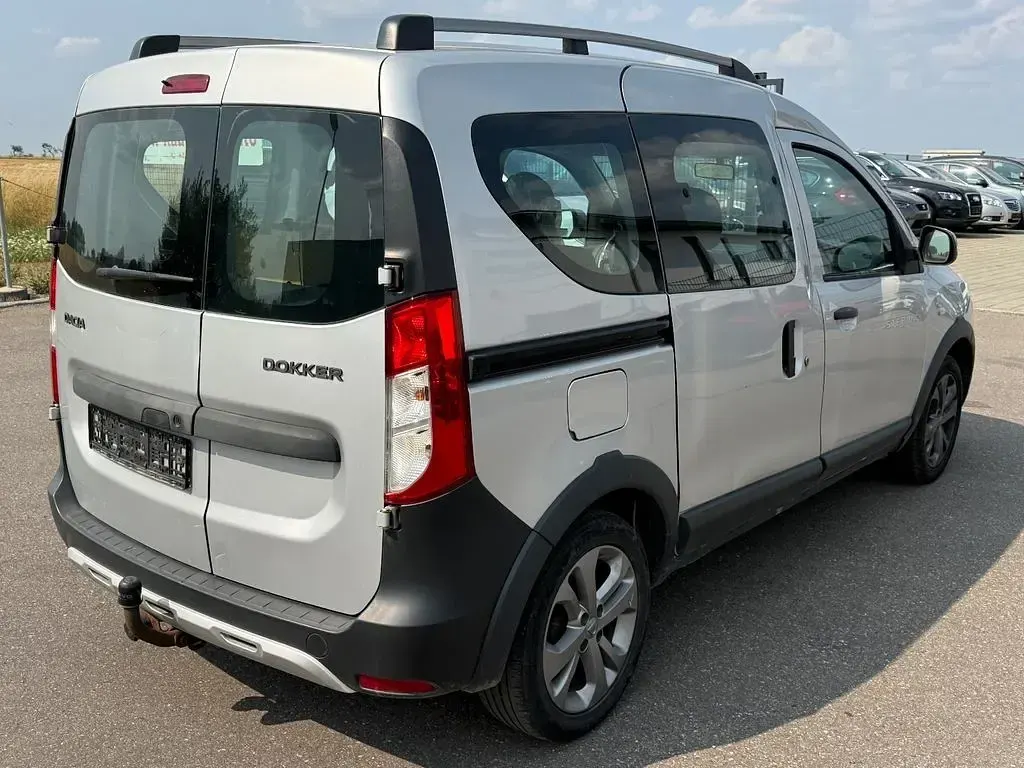 Gebraucht Dacia Dokker Stepway 116 PS (85 kW) 2015 Silber Van / Kleinbus