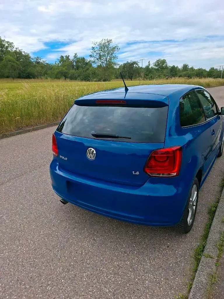 Gebraucht VW Polo Match 85 PS (62 kW) 2013 Blau Kleinwagen