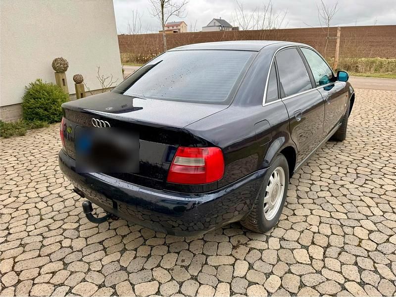 Gebraucht Audi A4 S-Line 150 PS (110 kW) 1996 Blau Limousine