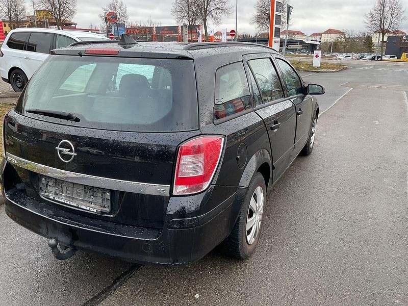 Gebraucht Opel Astra Edition 116 PS (85 kW) 2007 Schwarz Kombi