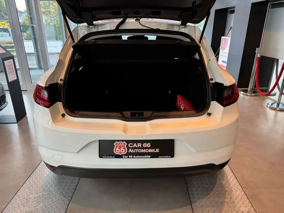 Gebraucht Renault Mégane IV Life 116 PS (85 kW) 2019 Other Limousine