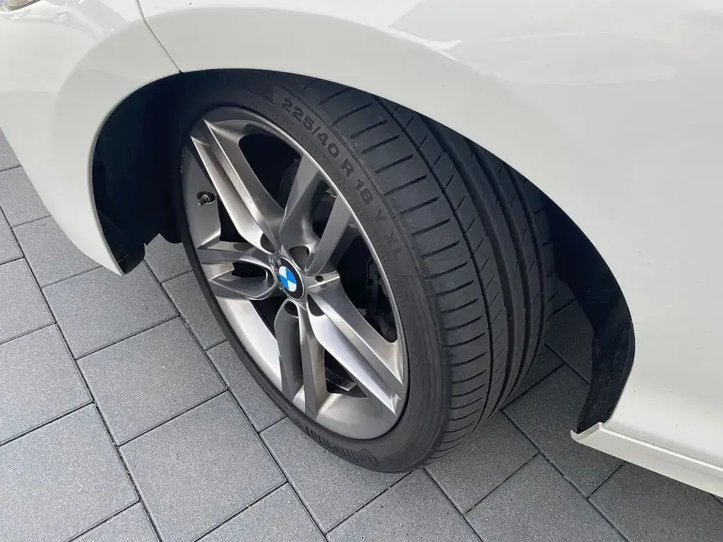 Gebraucht BMW 120 M Sport 190 PS (139 kW) 2019 Weiß Limousine