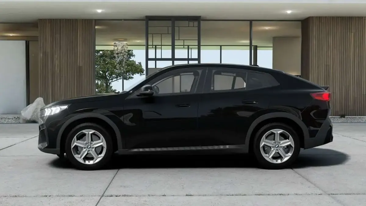 Neu BMW X2 150 PS (110 kW) 2026 Schwarz uni SUV