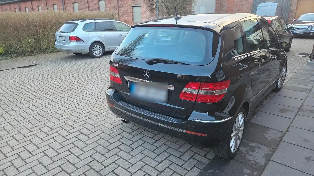 Używany Mercedes B150 95 KM (69 kW) 2008 Czarny Minivan