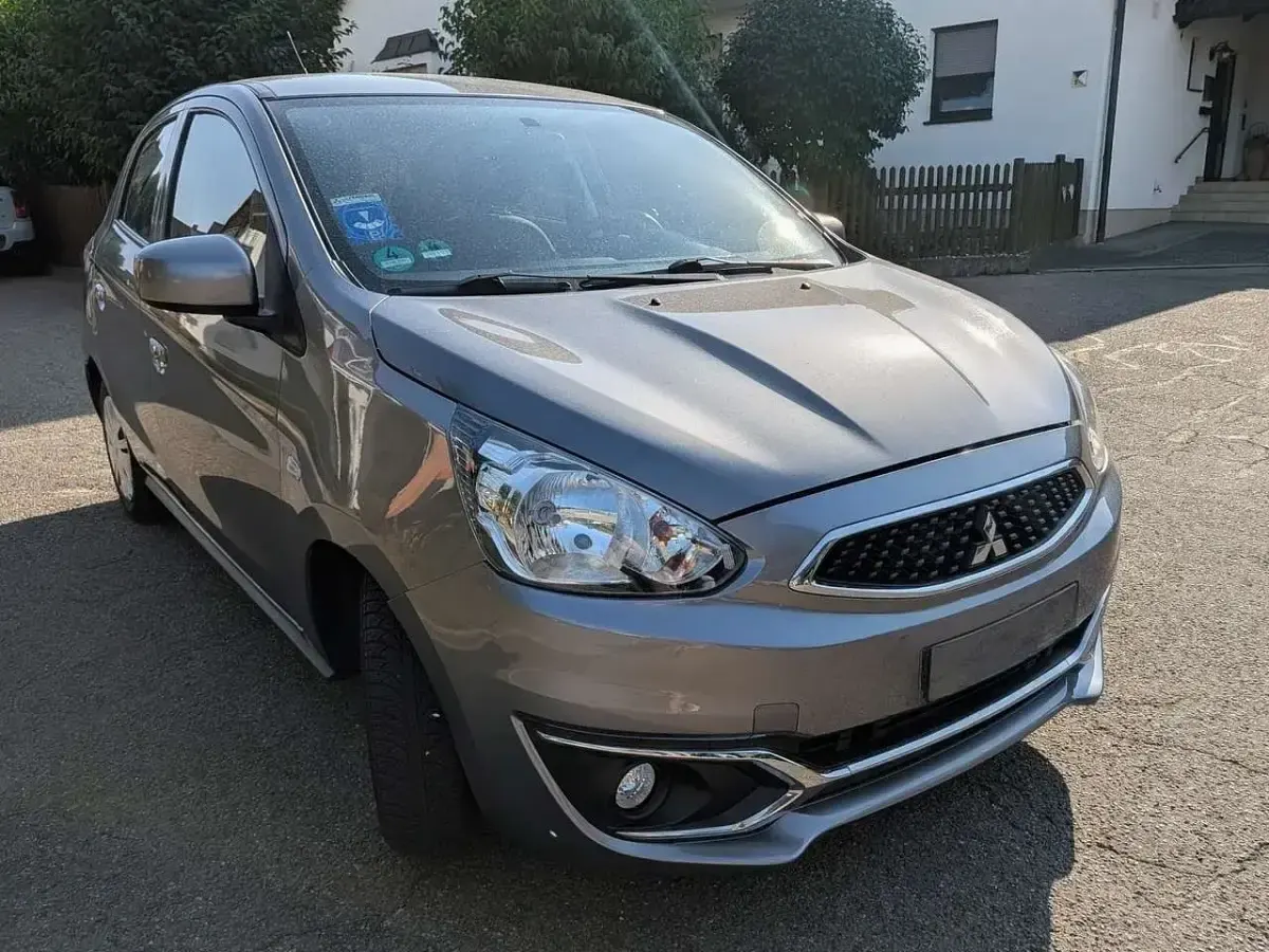 Gebraucht Mitsubishi Space Star Edition 71 PS (52 kW) 2018 Grau Kleinwagen