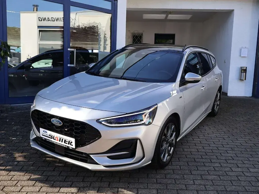 Gebraucht Ford Focus ST-Line X 155 PS (114 kW) 2024 Silber Limousine