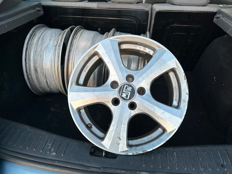 Gebraucht Ford Focus 115 PS (84 kW) 2005 Blau Limousine