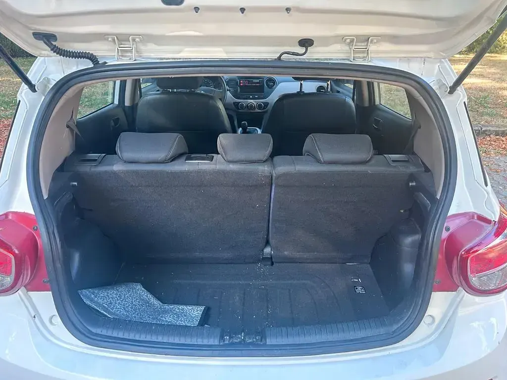 Gebraucht Hyundai i10 Classic 67 PS (49 kW) 2014 Weiß Kleinwagen