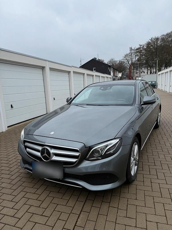 Gebraucht Mercedes E350 258 PS (189 kW) 2016 Grau Limousine