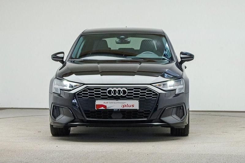 Gebraucht Audi A3 Sport 110 PS (80 kW) 2022 Brillantschwarz Limousine