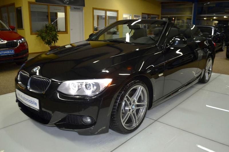Schwarz Gebraucht 2013 BMW 330 Cabriolet M Sport Cabrio | 17.880 € (Fairer Preis) - Bild 1/4
