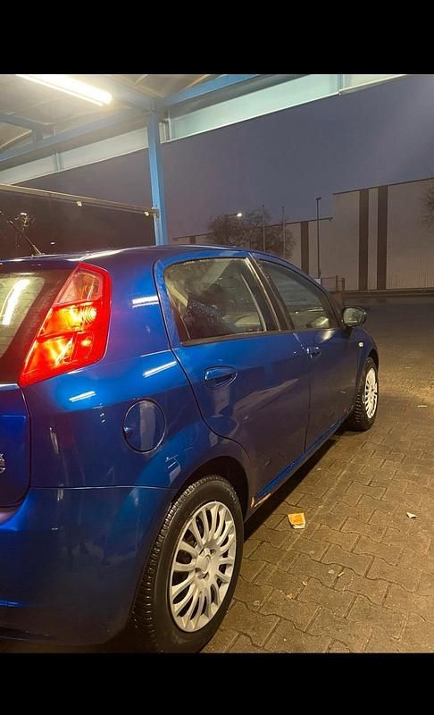 Blau Gebraucht 2008 Fiat Punto Kleinwagen | 1.300 € (Fairer Preis) - Bild 1/4