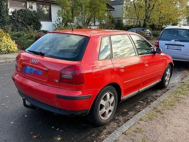 Rot Gebraucht 2000 Audi A3 Attraction Limousine | 500 € (Guter Preis) - Bild 1/3