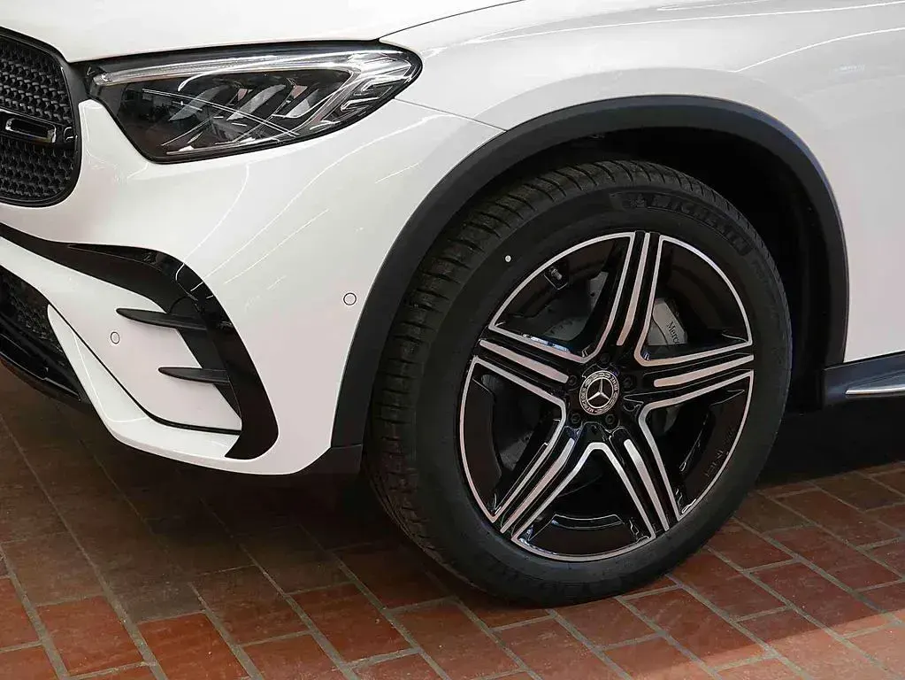 Gebraucht Mercedes GLC200 AMG 163 PS (119 kW) 2026 Weiß SUV