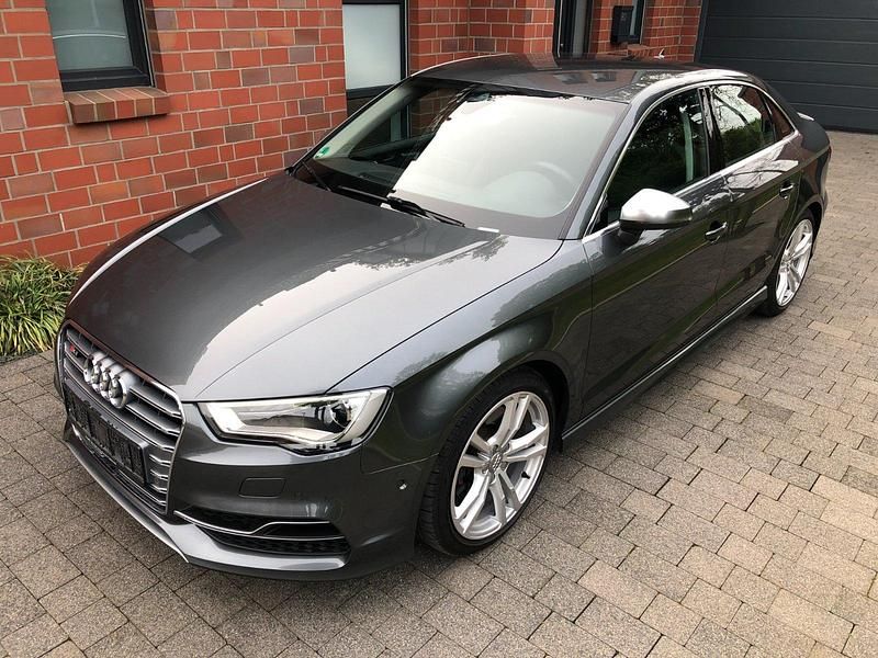 Daytonagrau perleffekt Gebraucht 2014 Audi S3 Ambition Limousine | 18.900 € (Etwas zu teuer) - Bild 1/4