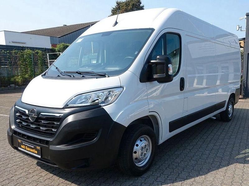 Weiß Gebraucht 2022 Opel Movano Edition Van | 21.950 € (Guter Preis) - Bild 1/4