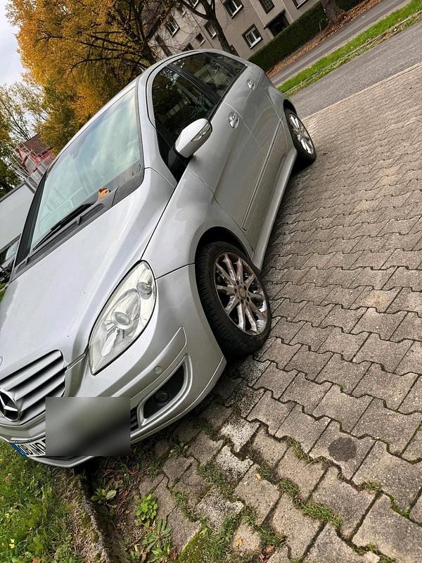 Gebraucht 2025 Mercedes B170 Van / Kleinbus | 3.999 € - Bild 1/4