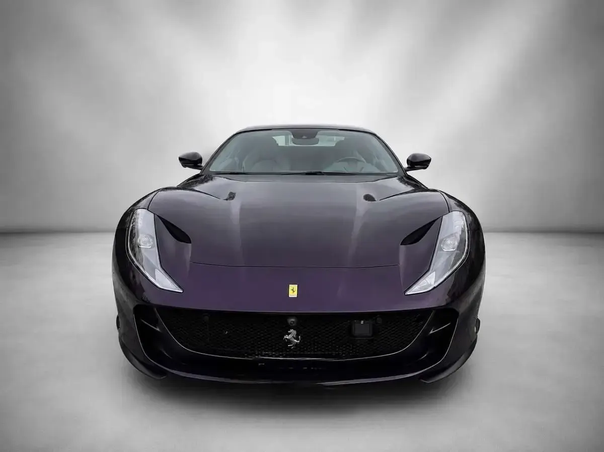 Gebraucht Ferrari 812 799 PS (587 kW) 2024 Violett Cabrio