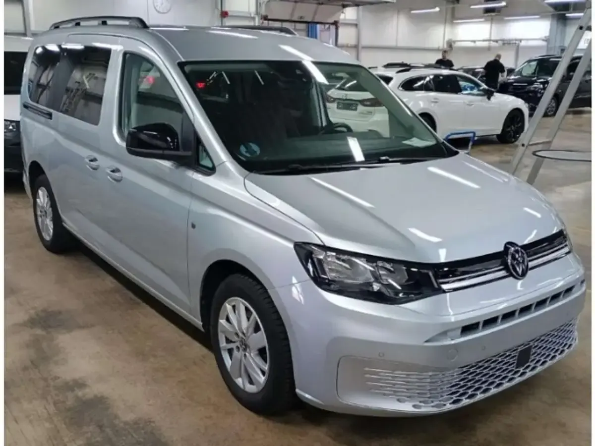 Gebraucht VW Caddy Life 122 PS (89 kW) 2024 Reflexsilber metallic Van / Kleinbus