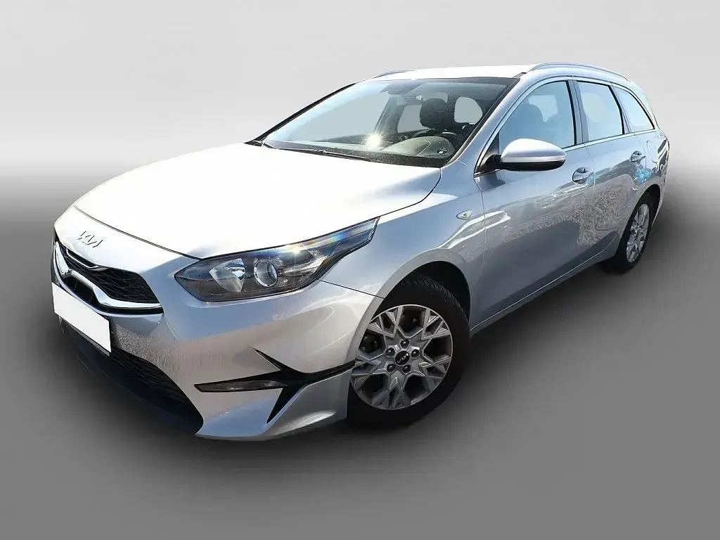 Używany Kia Ceed Vision 120 KM (88 kW) 2024 Hatchback