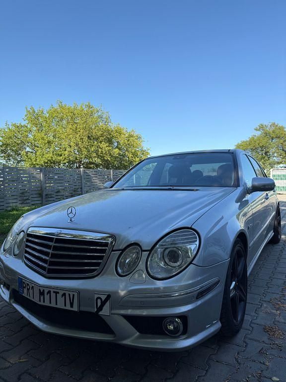 Grau Gebraucht 2007 Mercedes E63 AMG AMG Limousine | 19.150 € (Superpreis) - Bild 1/4