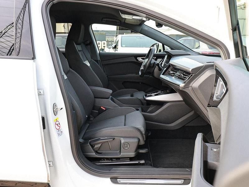 Gebraucht Audi Q4 e-tron S-Line 210 kW (286 PS) 2024 Weiss / gletscherweiss SUV