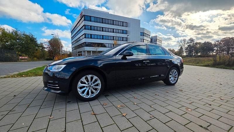 Blau Gebraucht 2016 Audi A4 Design Limousine | 17.990 € (Superpreis) - Bild 1/4